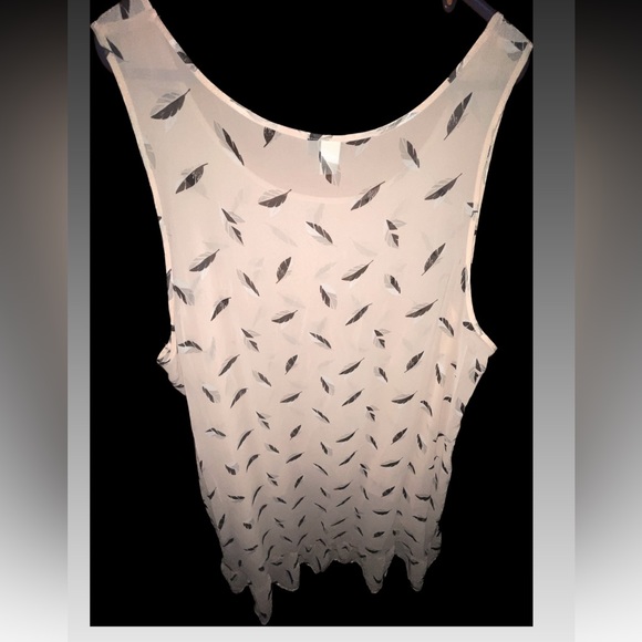 Torrid Light Pink with Feathers Sheer Cover Tank Top Size 4 - Picture 3 of 5